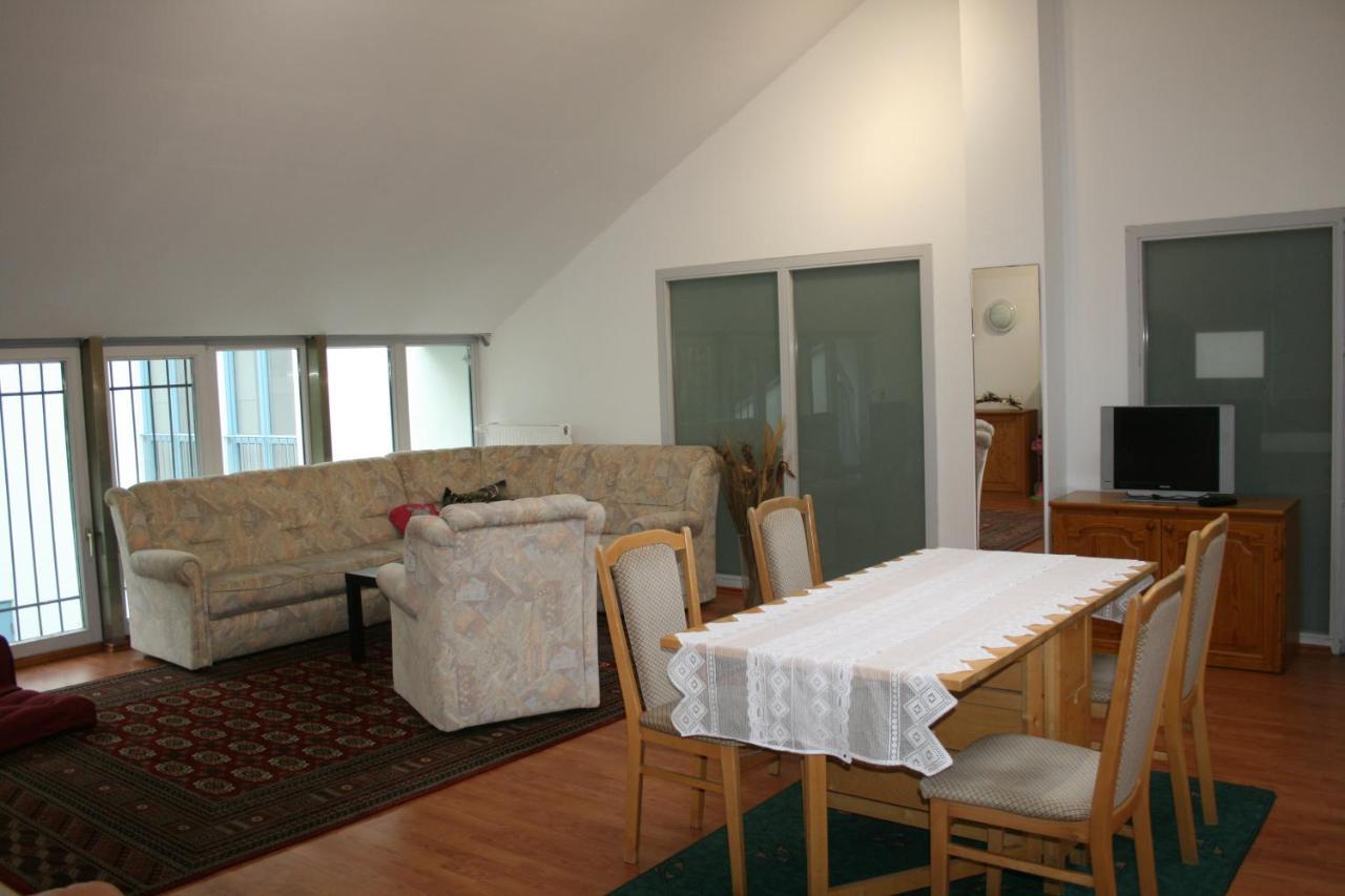 Krug'S Family Hostel Und Restaurant Weilheim in Oberbayern Exterior photo